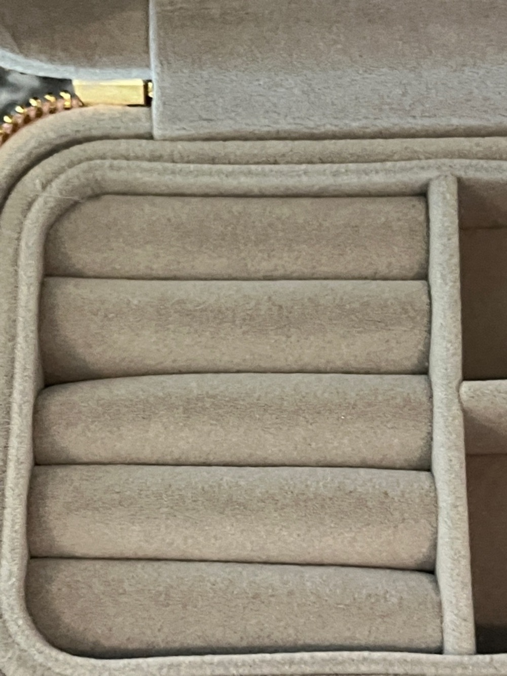 Pandora Pink and Gray Jewelry Organizer Case with Gold Accents - Picture 9 of 10